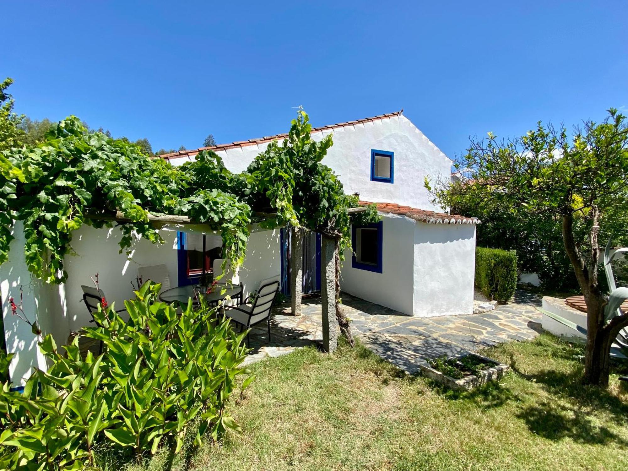 Quinta Alfaval Guest House Redondo Exterior photo